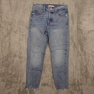 Levi's jeans Wedgie women's 26 light stonewash blue premium big E red tab‎